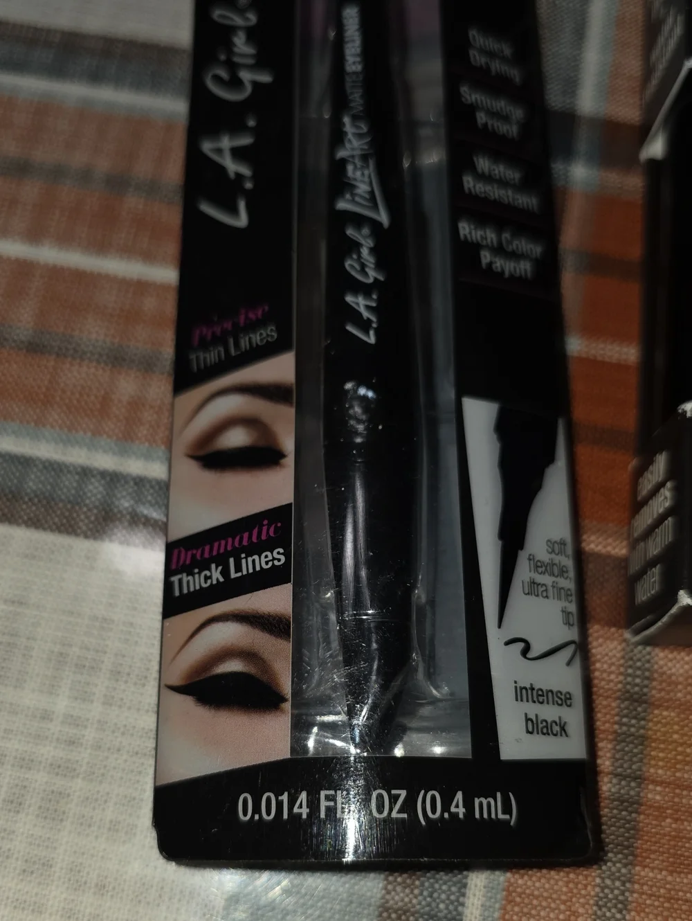 L.A. Girl Volumatic Mascara Extreme Lash-lifting Formula & Line Art Eyeliner Pen